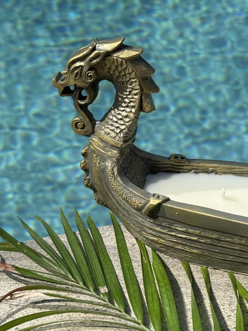 046 Dragon Boat Soy Candle – Exotic Brass Container with Tropical Charm